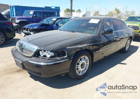 2007 Lincoln Town Car Signature L из США, поврежденный, VIN 1LNHM85W57Y603441